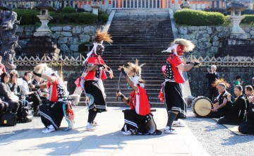 　　伝統芸能「鬼剣舞」演舞ー１