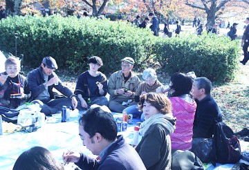 　　昼食歓談風景